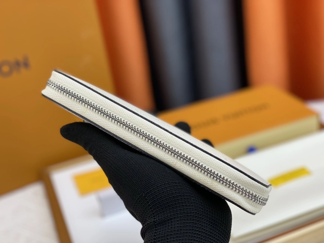 Louis Vuitton AAA Quality Wallets For Women Vibrant 236 - Image 4