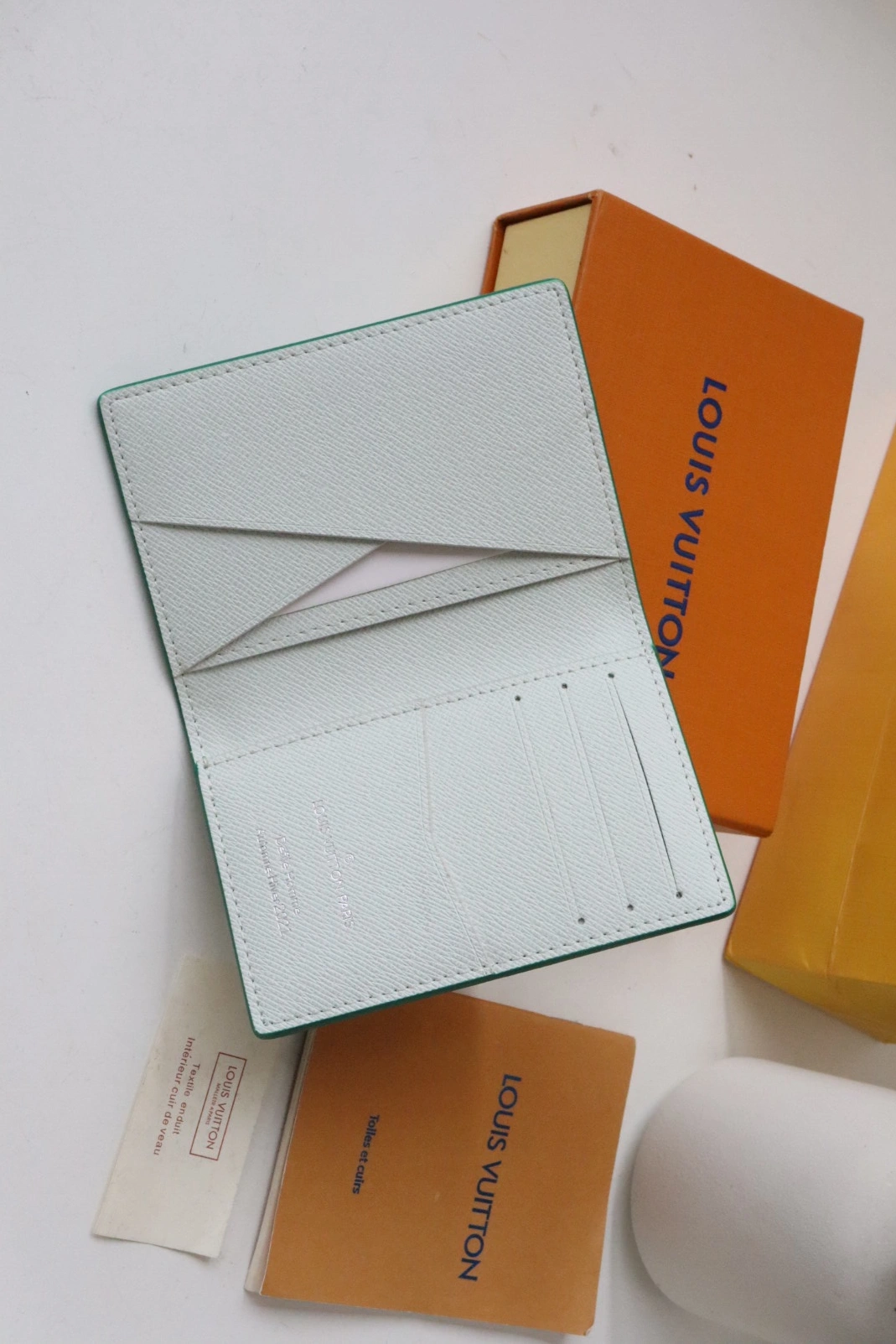 Louis Vuitton AAA Quality Wallets Sleek 232 - Image 4