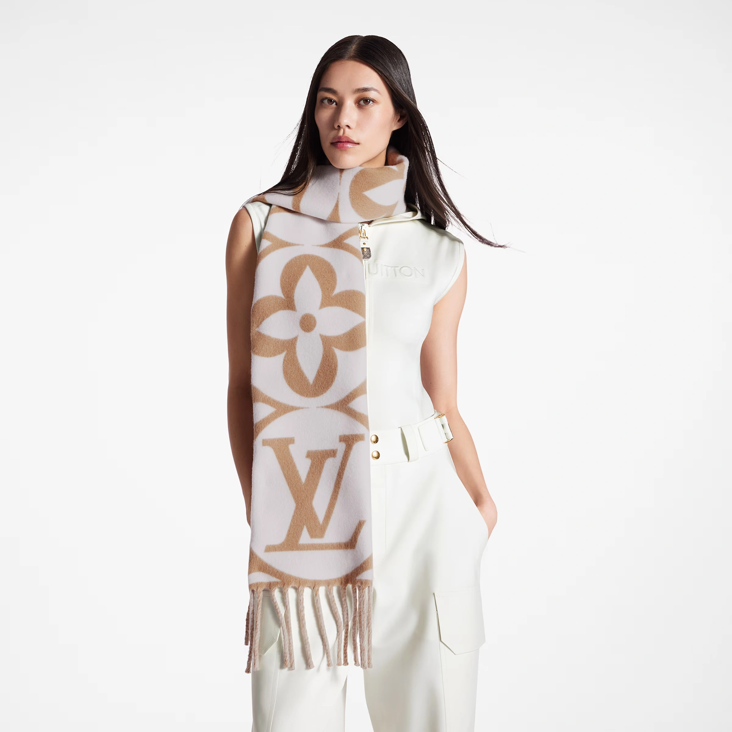 Louis Vuitton Beige Rose M79213 FLIGHT MODE LV Medallion Scarf - Image 5