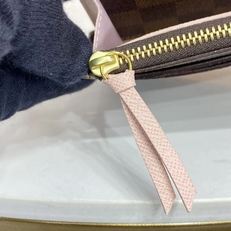 4 credit Louis Vuitton Damier Ebene Emilie Wallet Pink - Image 10