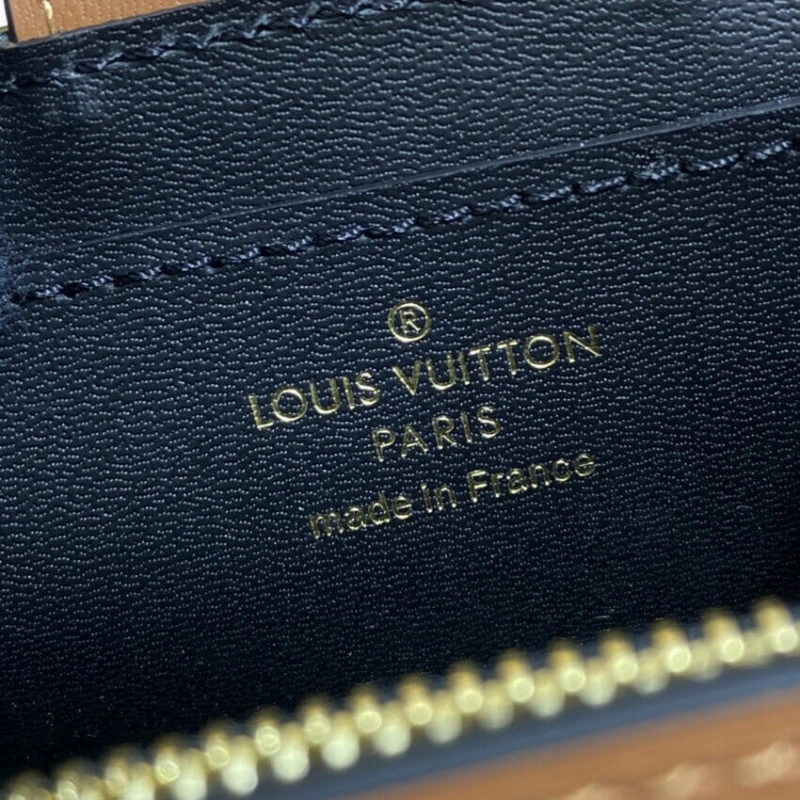 Flat pock Louis Vuitton Dauphine Multicartes - Image 9