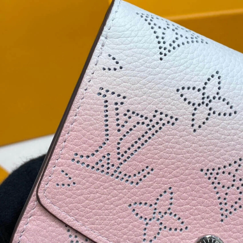 6 card sl Louis Vuitton Iris Compact Wallet in Pink Gradient Mahina Perforated Leather - Image 4