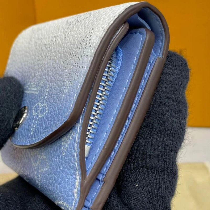 Zipped co Louis Vuitton Iris XS Wallet in Blue Gradient Mahina Perforated Leather - Image 4