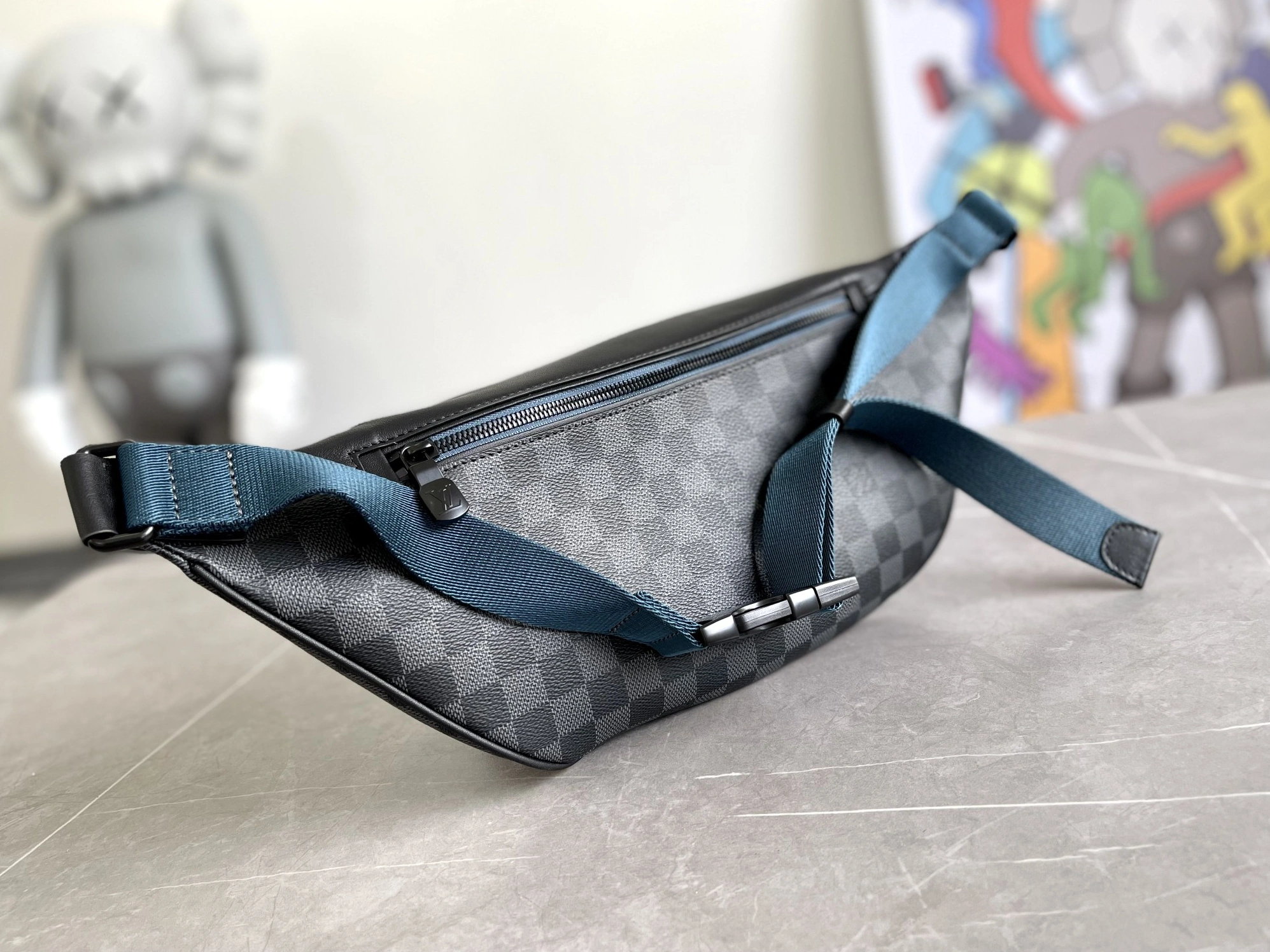 Louis Vuitton LV AAA Quality Belt Bags Efficient 1232 - Image 3