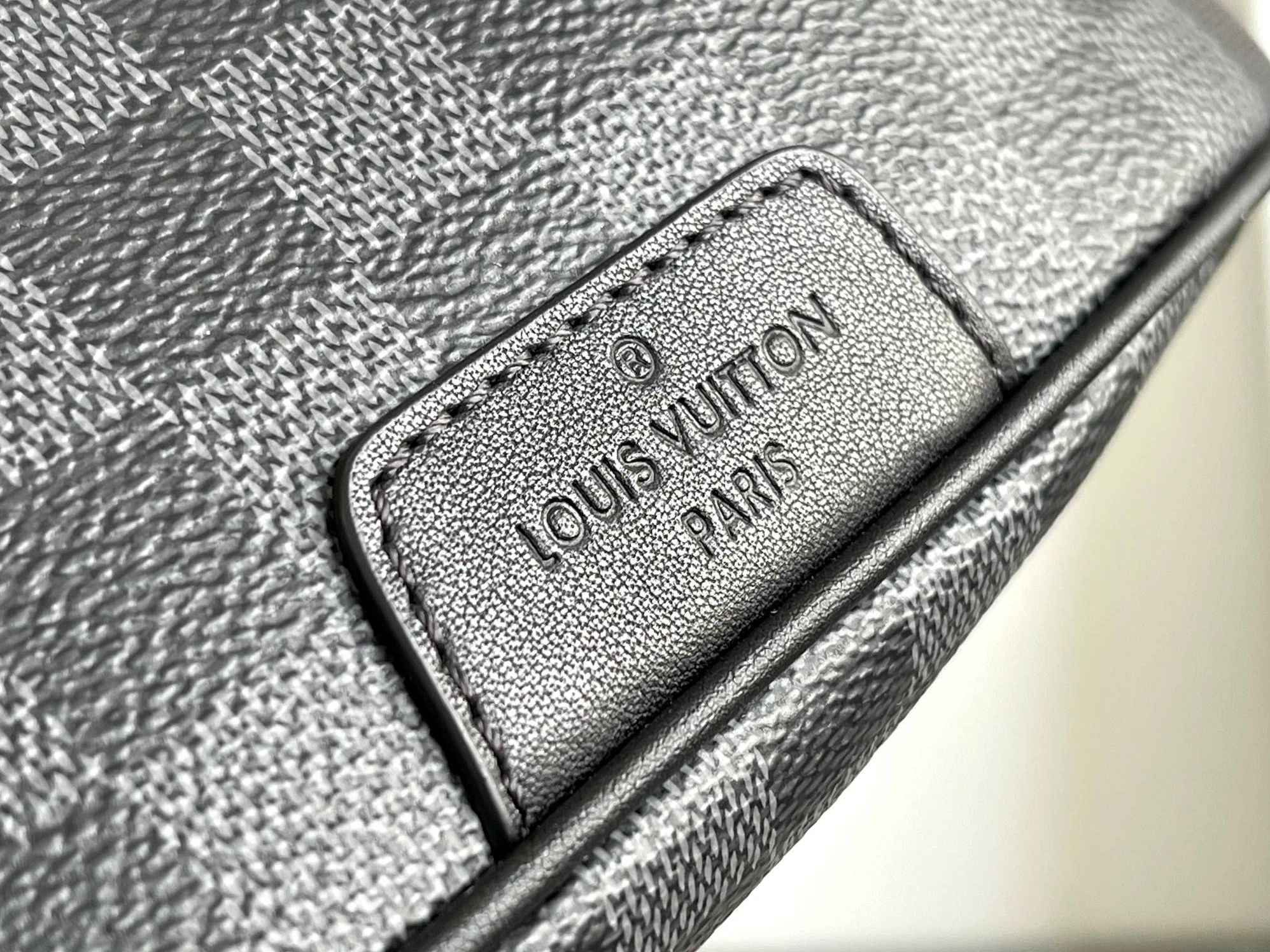 Louis Vuitton LV AAA Quality Belt Bags Efficient 1232 - Image 6