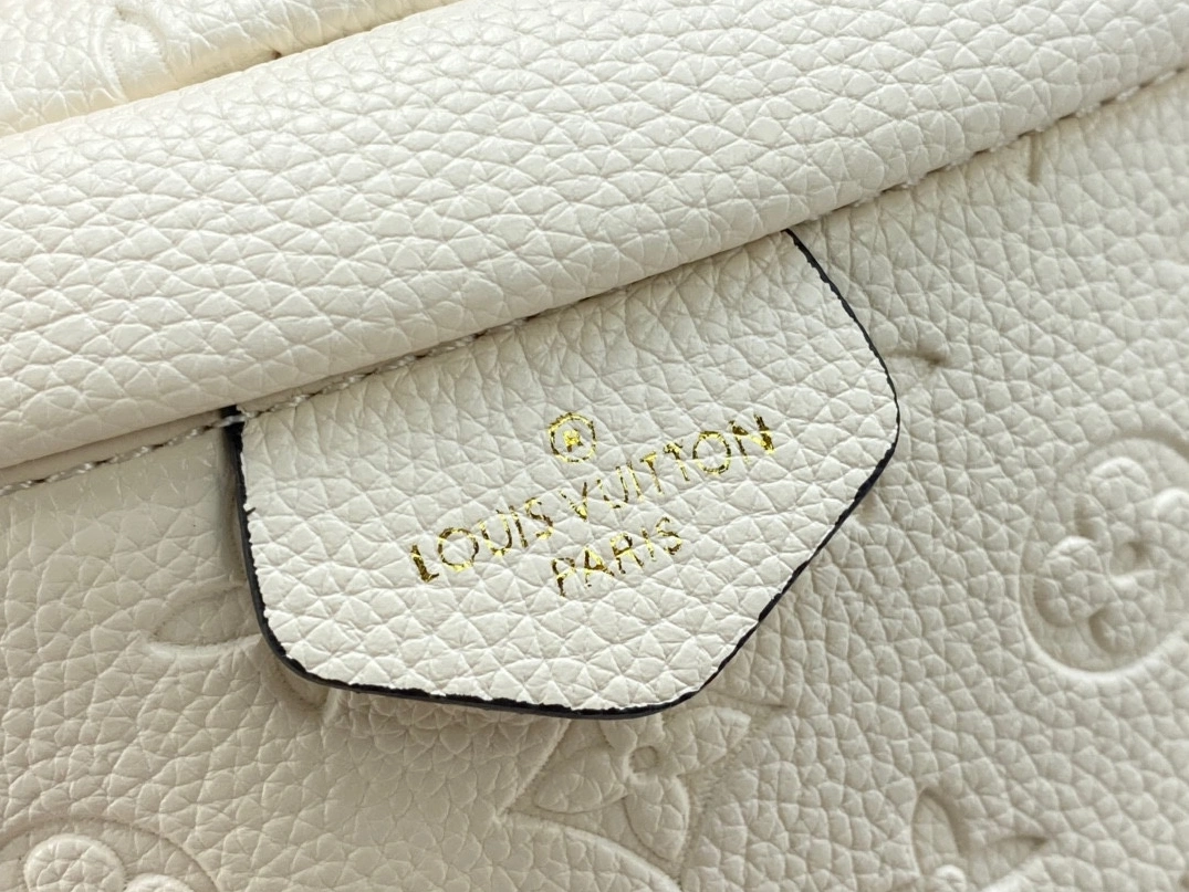 Louis Vuitton LV AAA Quality Belt Bags For Unisex Timeless 293 - Image 4