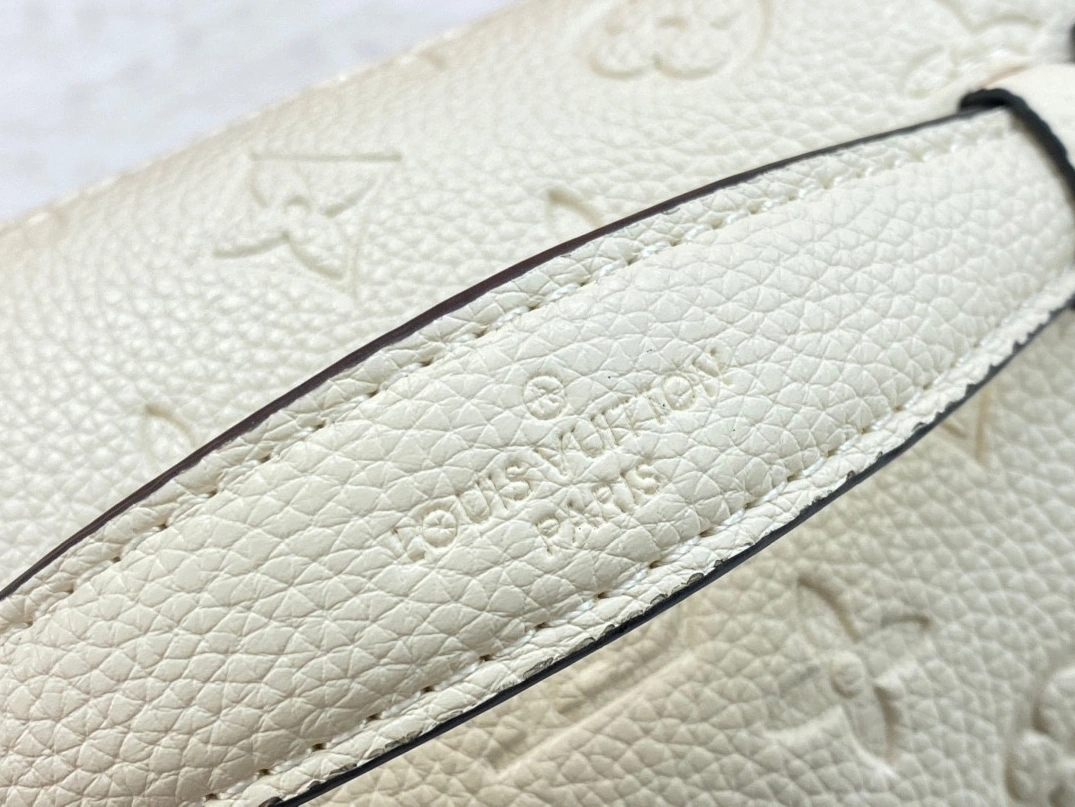 Louis Vuitton LV AAA Quality Belt Bags For Unisex Timeless 293 - Image 6