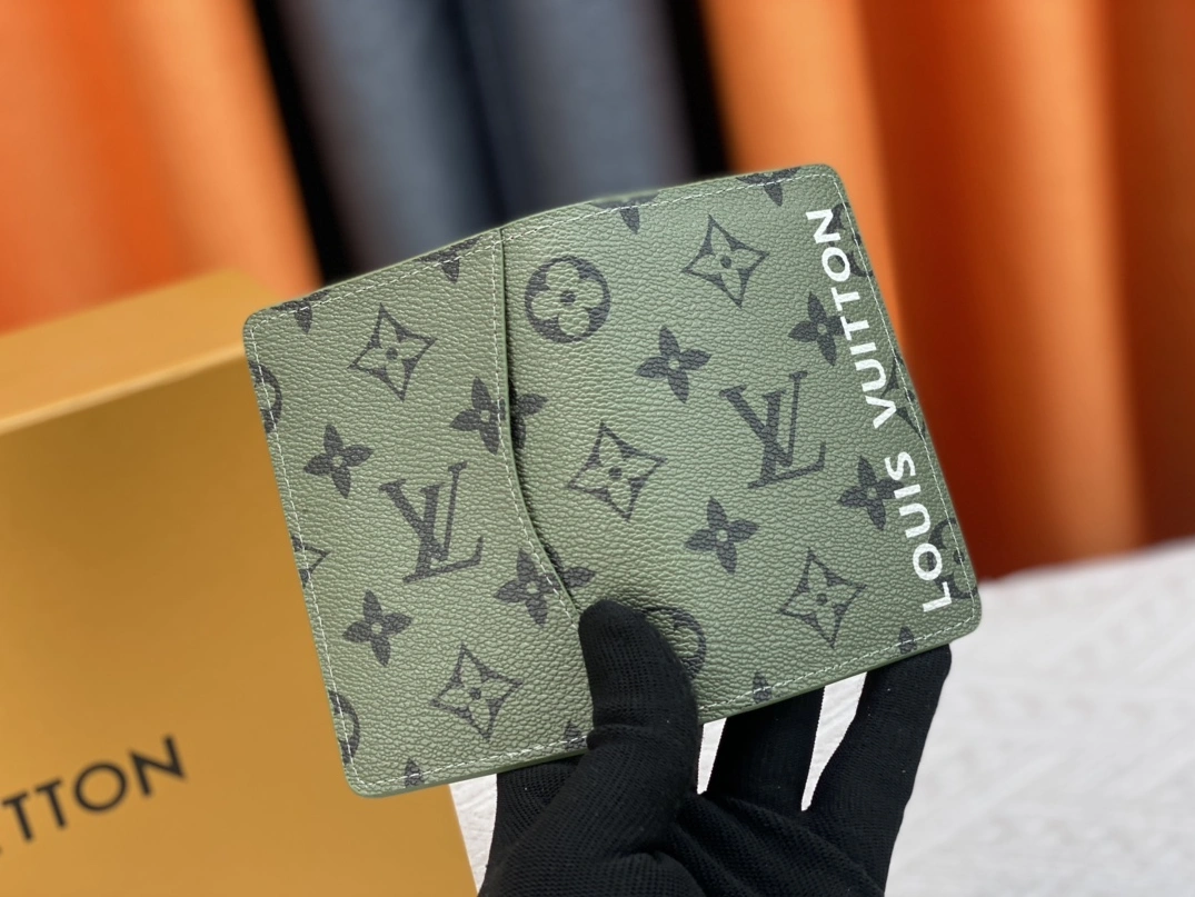 Louis Vuitton LV Card Case For Unisex Functional 3785 - Image 7