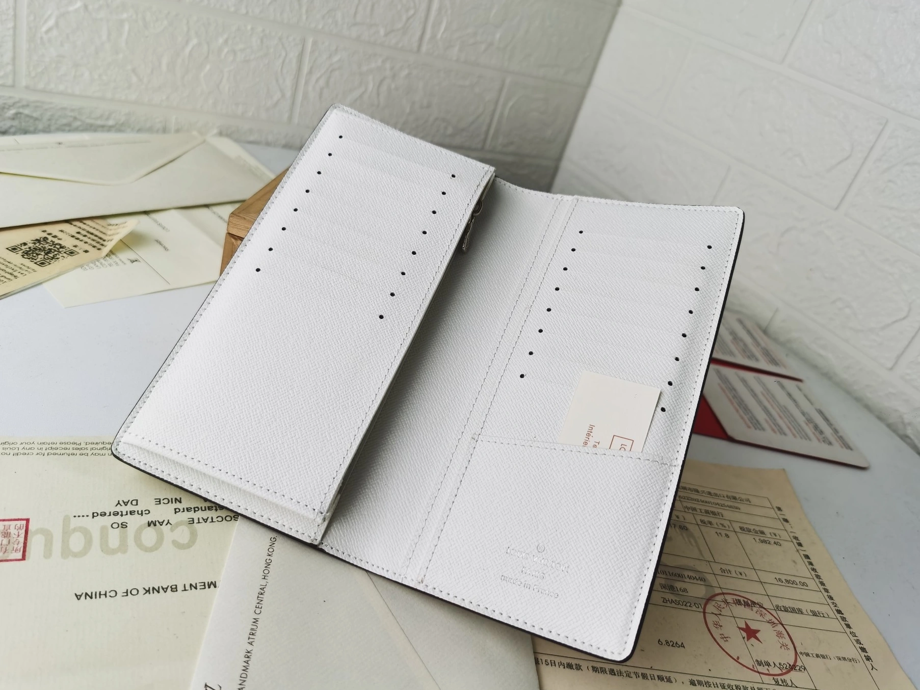 Louis Vuitton LV Card Case For Unisex Sleek 1930 - Image 5