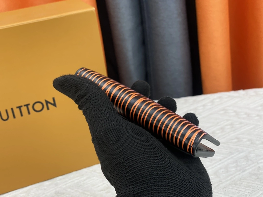 Louis Vuitton LV Card Case For Women Reliable 6731 - Image 4