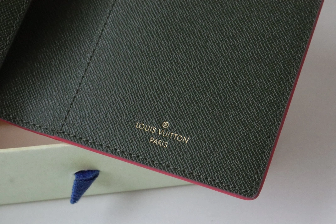 Louis Vuitton LV Card Case Popular 970 - Image 5