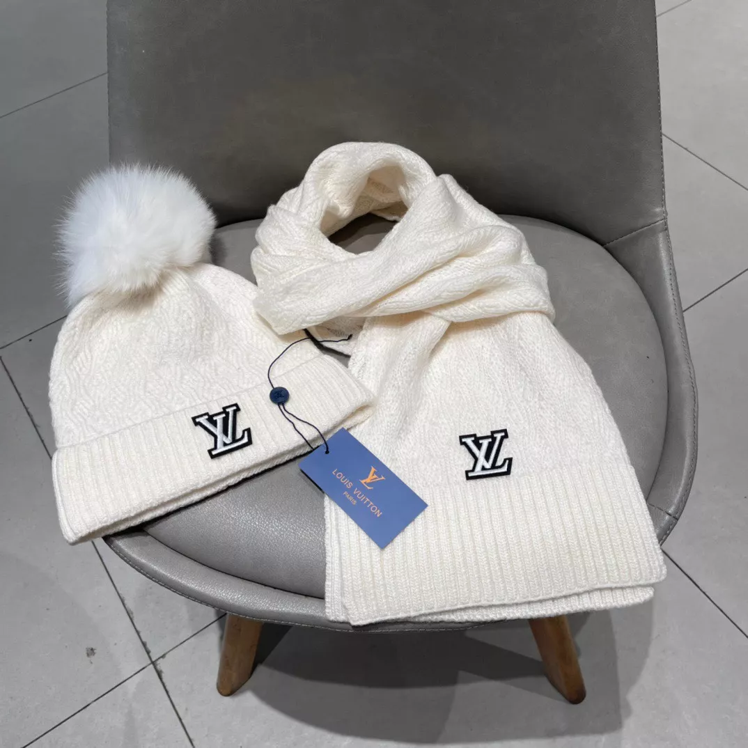 Louis Vuitton LV Hat and Scarf Set Durable 6376