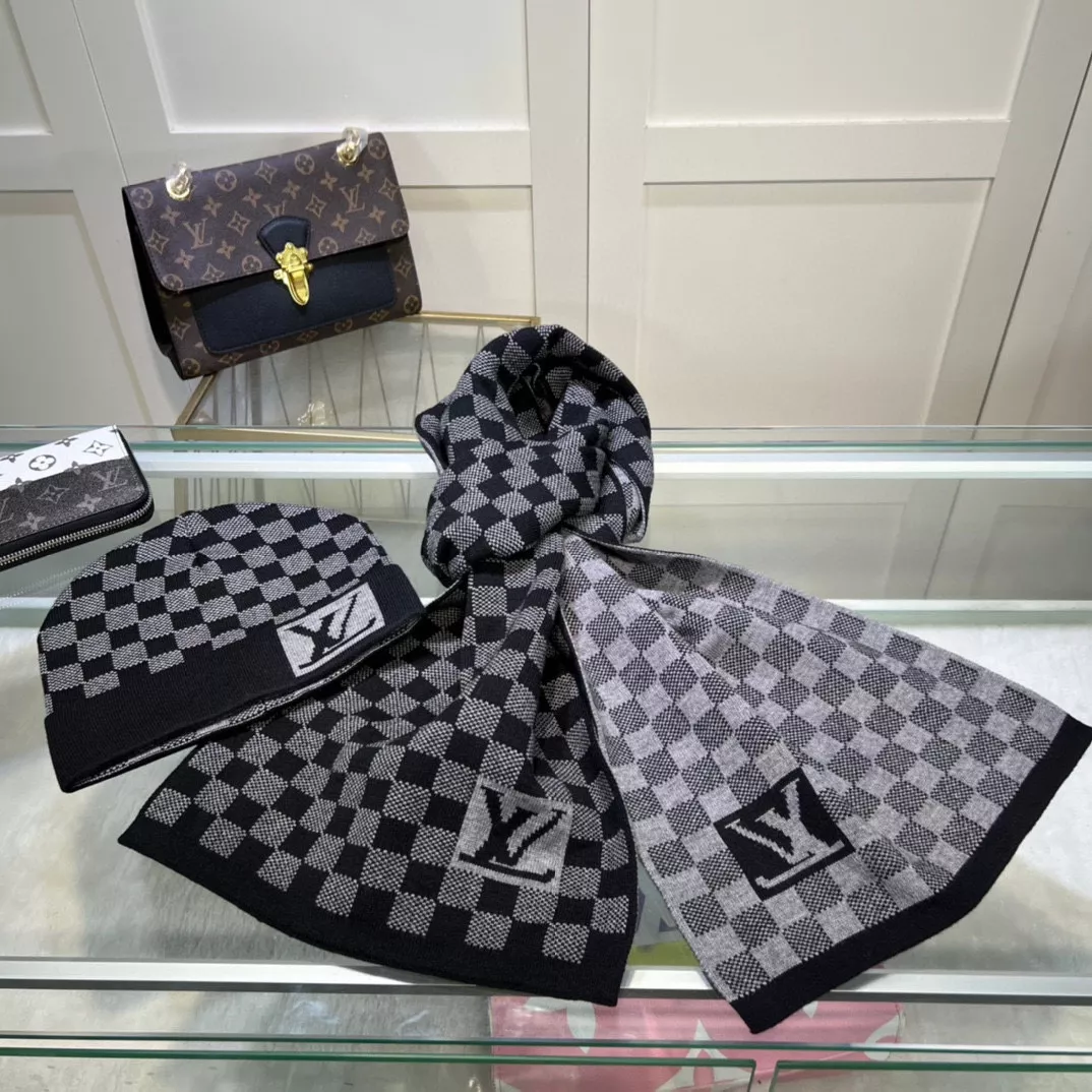 Louis Vuitton LV Hat and Scarf Set Functional 8950