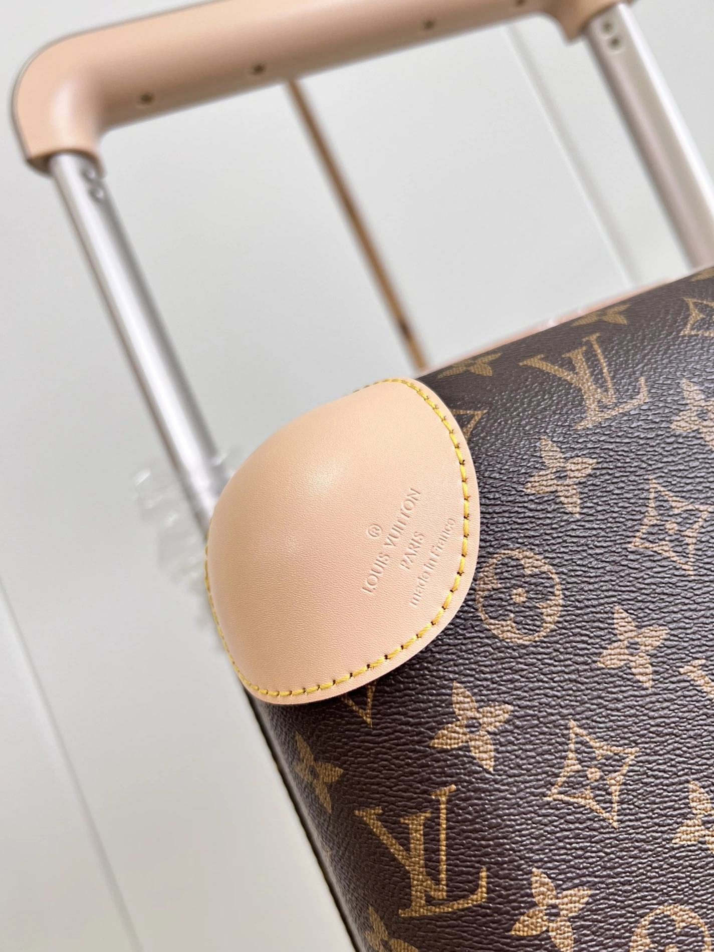 Louis Vuitton Luggage EasyMatch 5677