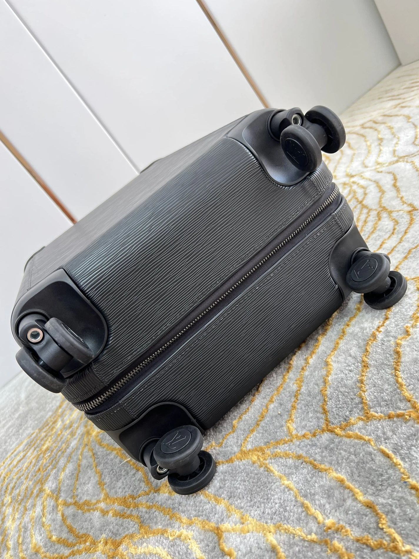 Louis Vuitton Luggage HighQuality 4387 - Image 5