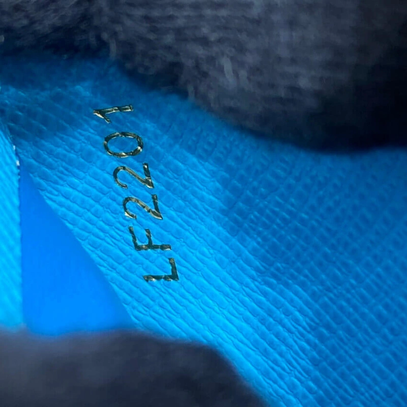 Businessc Louis Vuitton Monogram Canvas Zippy Coin Purse - Image 10