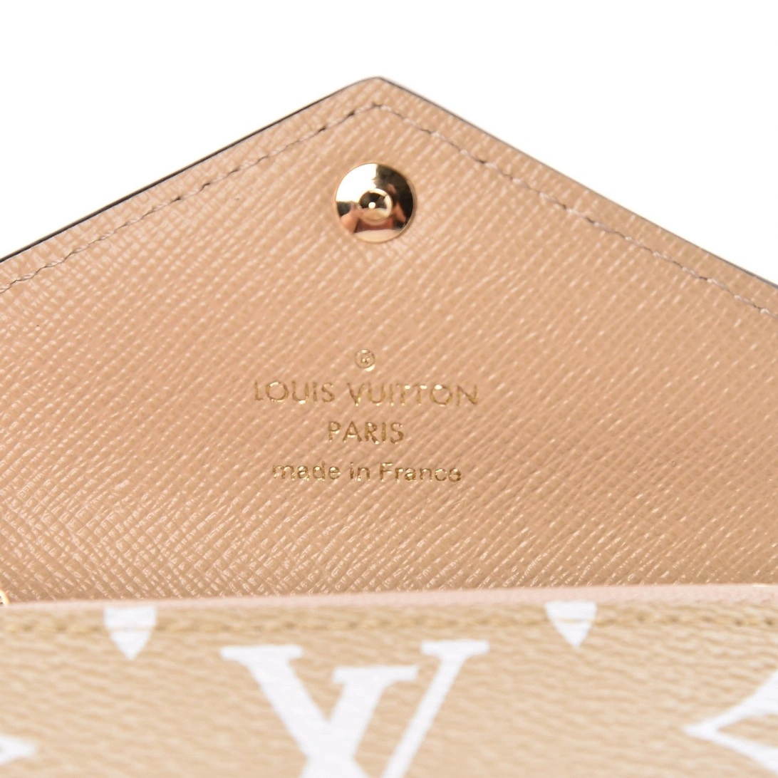 Louis Vuitton Monogram Giant Zoe Wallet Khaki M67640 - Image 7