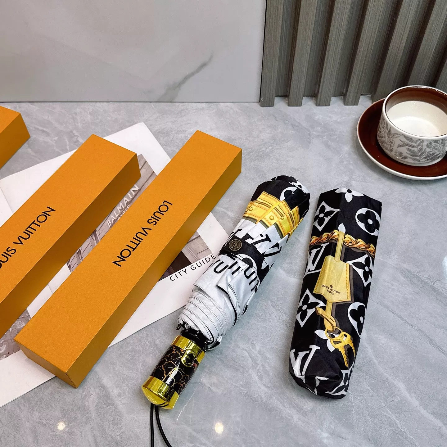 Louis Vuitton Umbrellas Minimalist 2372