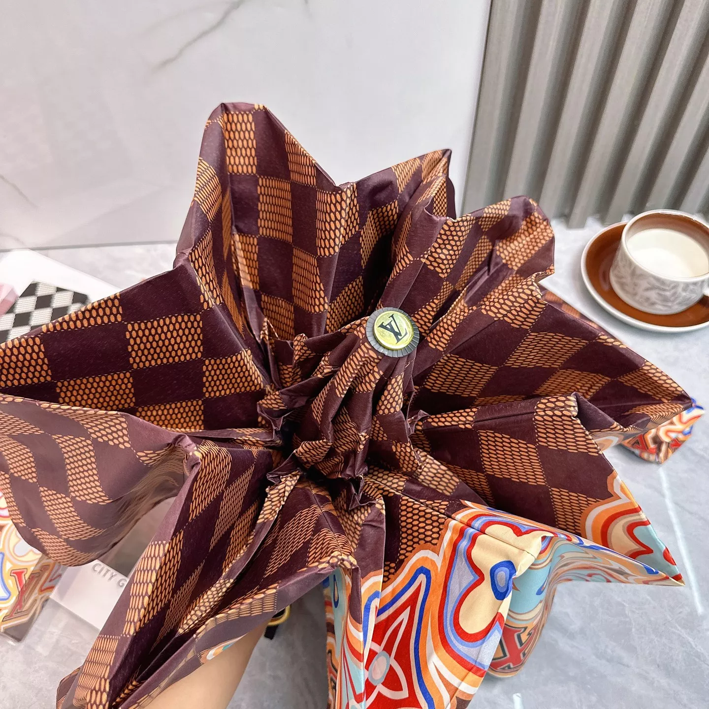 Louis Vuitton Umbrellas ModernLook 9588 - Image 5