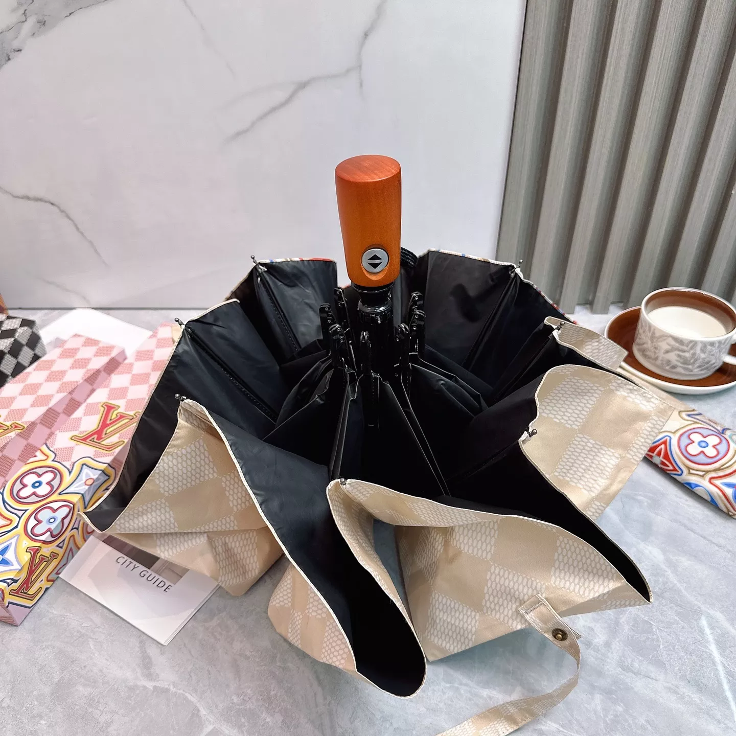 Louis Vuitton Umbrellas Unique 2622 - Image 6