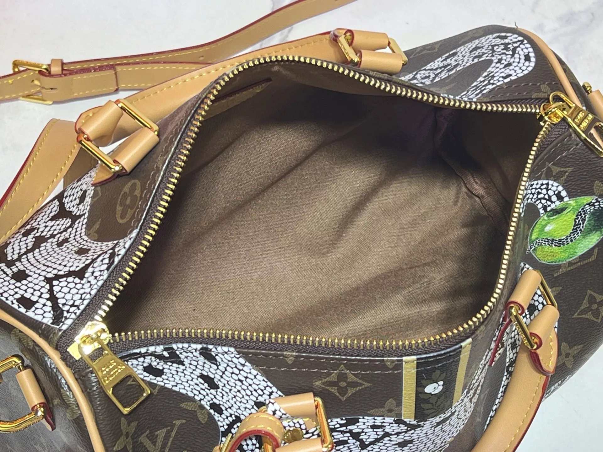 Minimalist 7720 Louis Vuitton AAA Quality Handbags For Women - Image 8