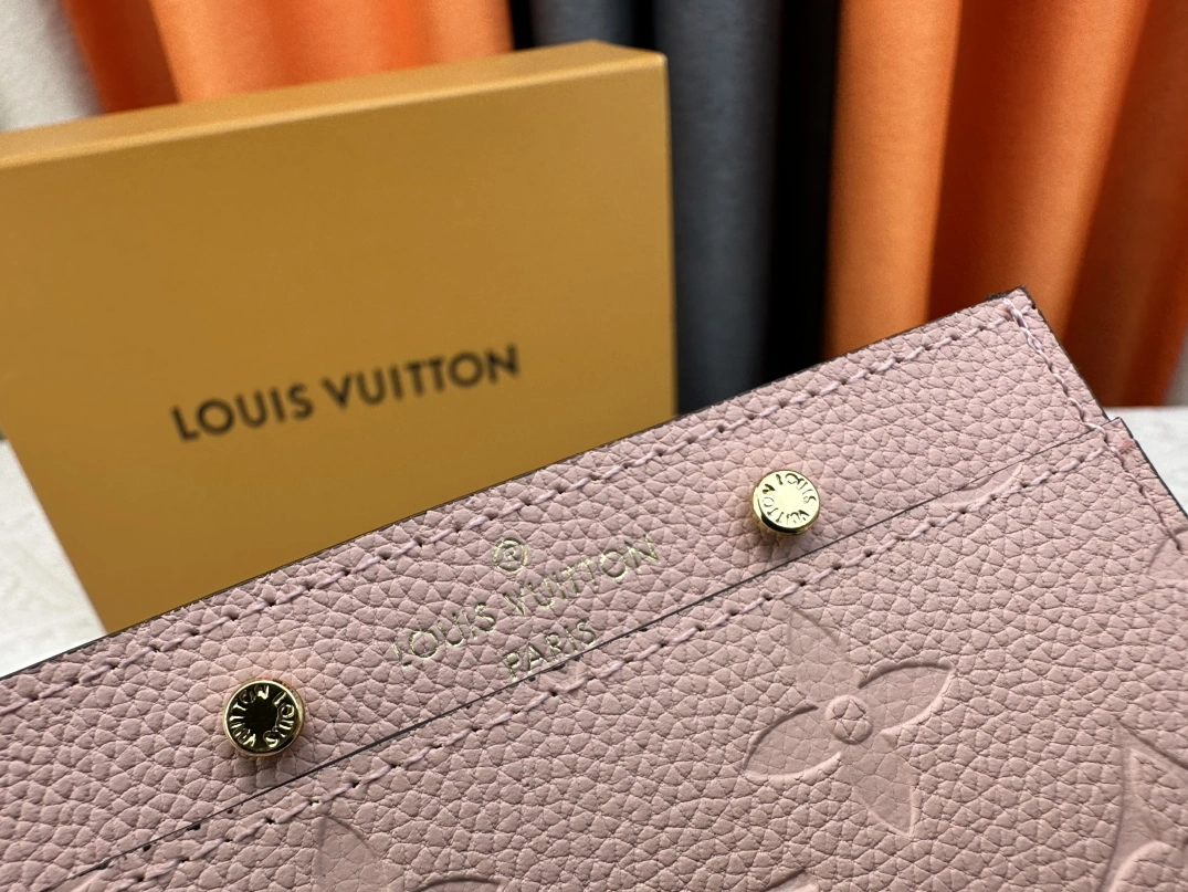 Modern 484 Louis Vuitton LV Card Case For Women - Image 5