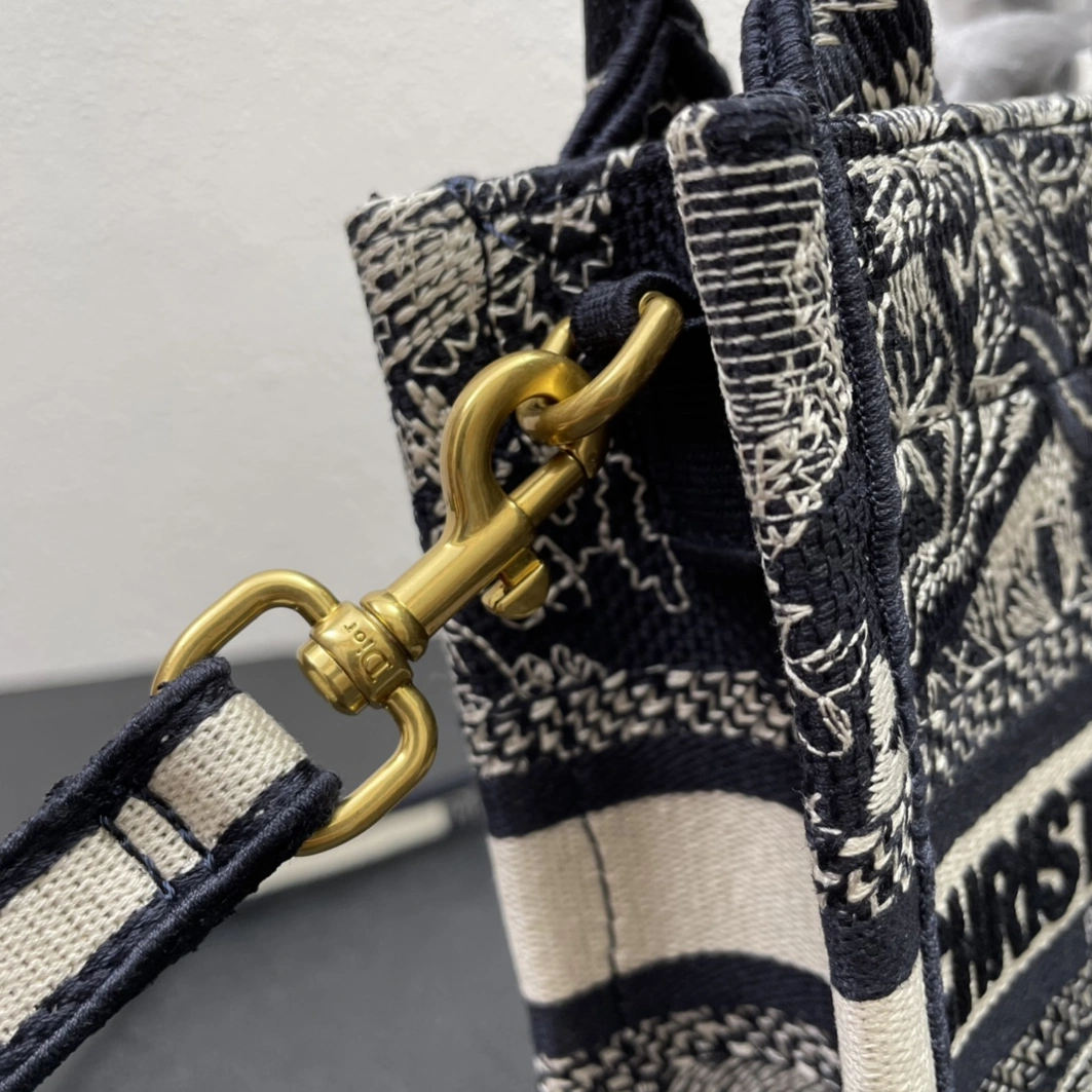 ModernLook 8868 Christian Dior AAA Quality Handbags For Women - Image 4