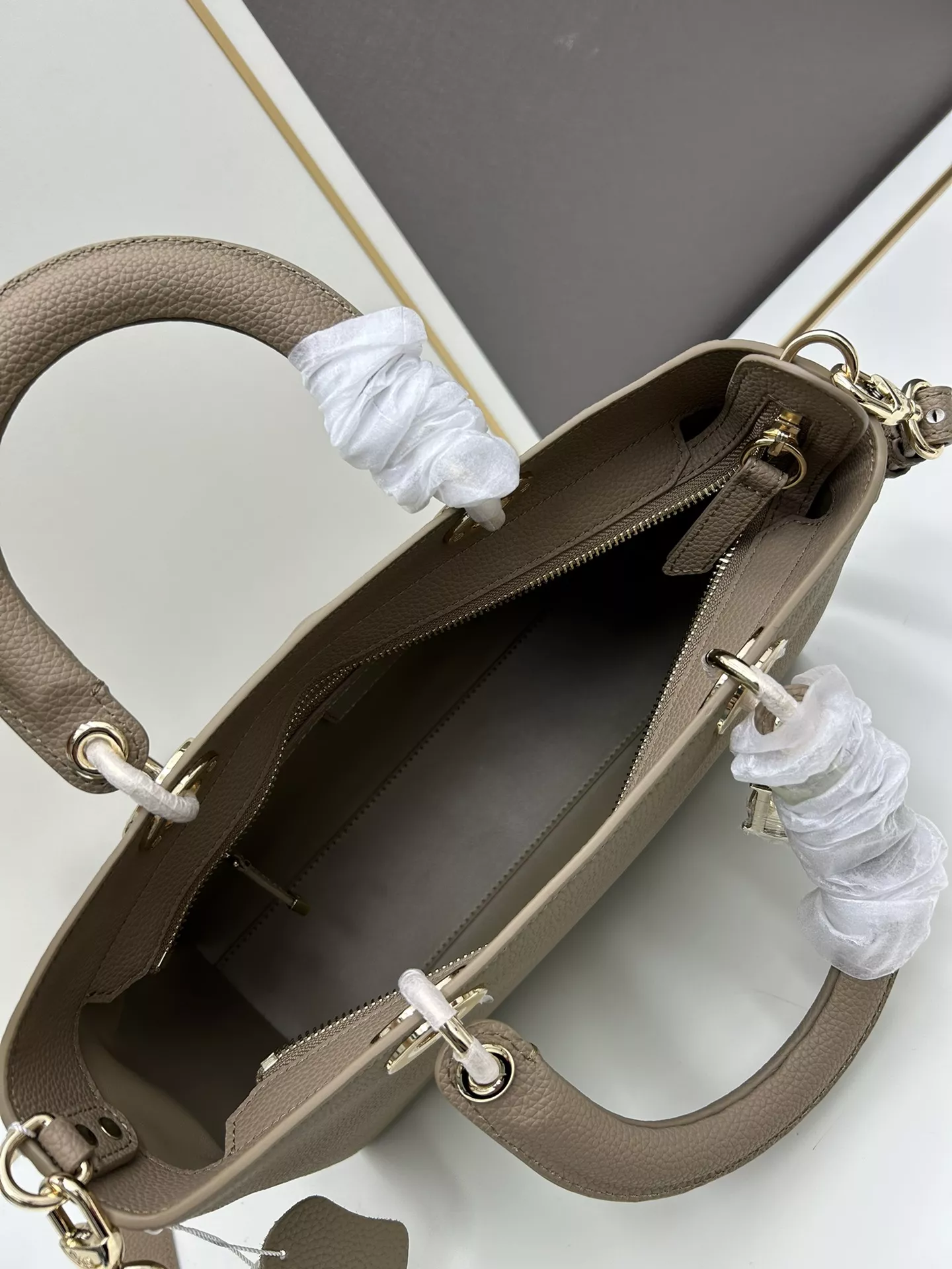 NewStyle 8347 Christian Dior AAA Quality Handbags For Women - Image 7