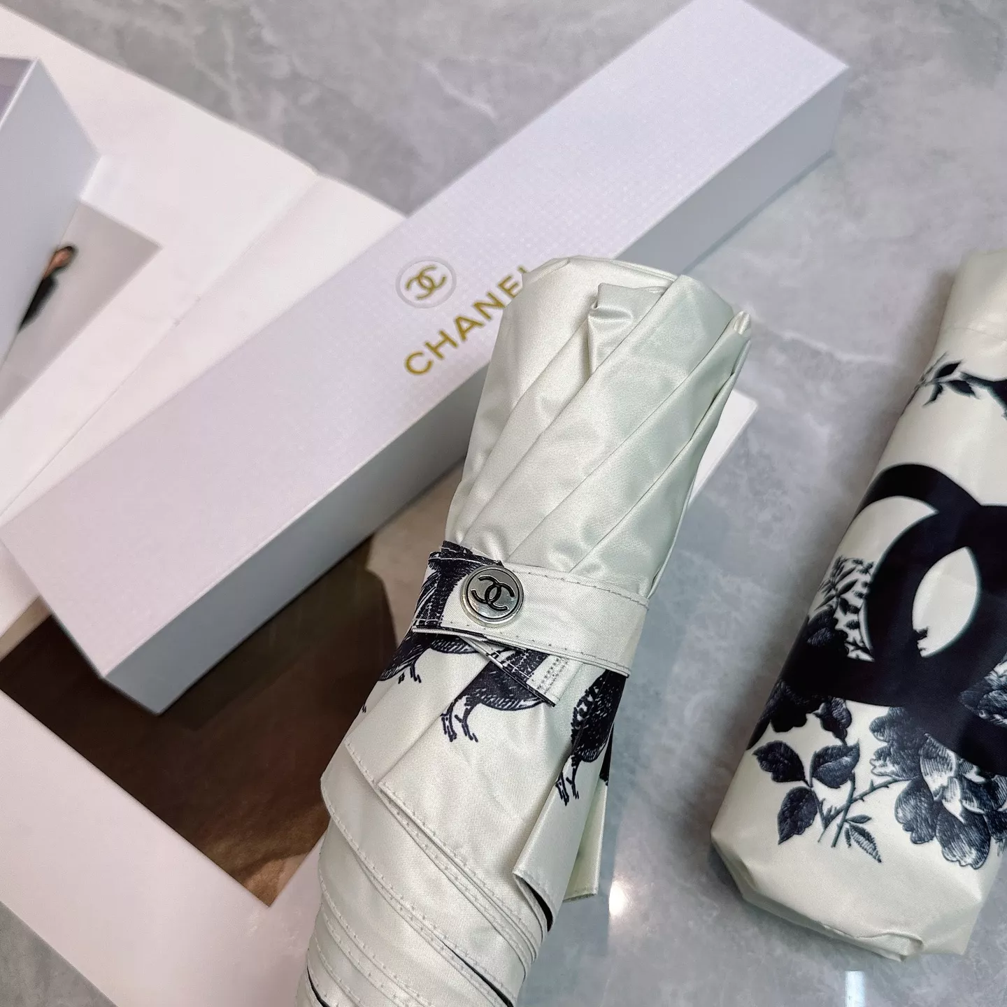 Popular 8594 Chanel Umbrellas - Image 8