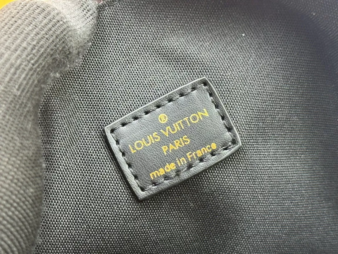 Popular 9997 Louis Vuitton AAA Quality Messenger Bags For Women - Image 7