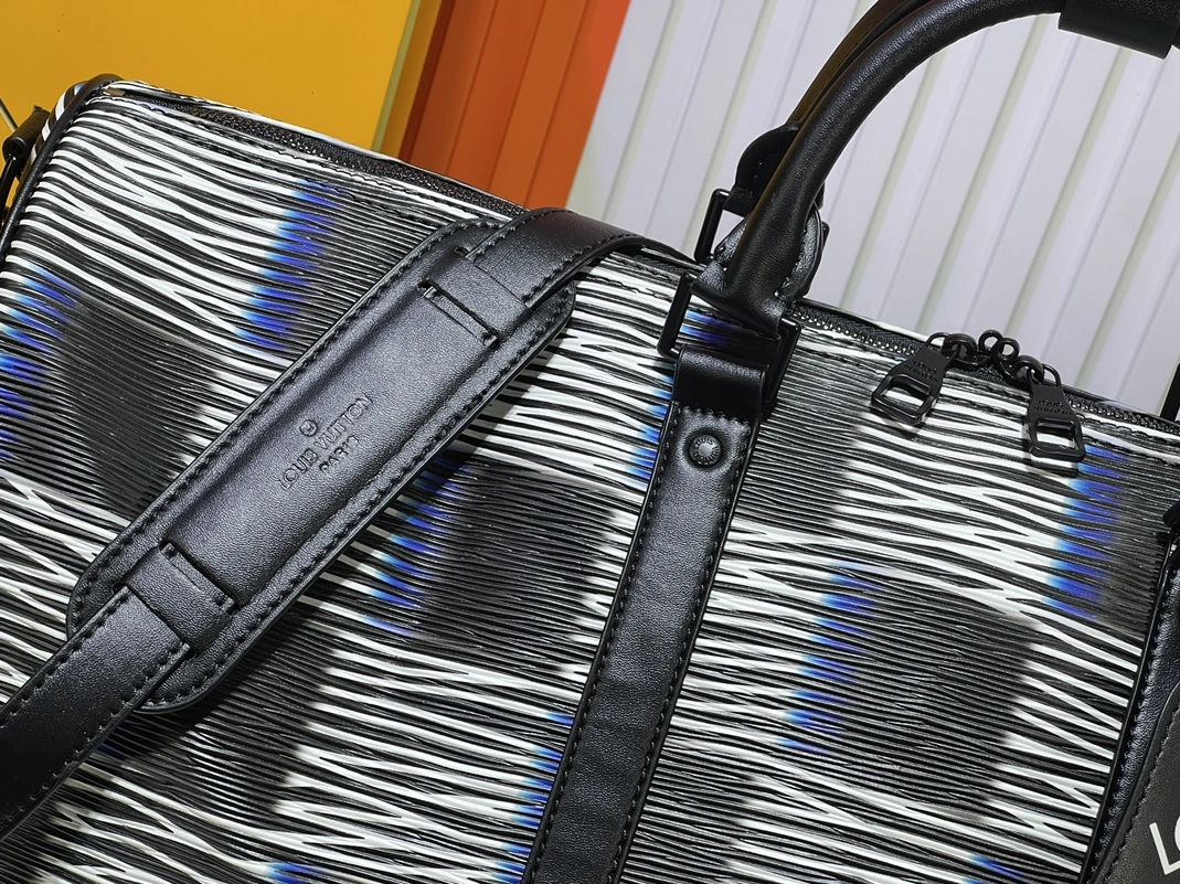 Practical 5311 Louis Vuitton Travel Bags - Image 5