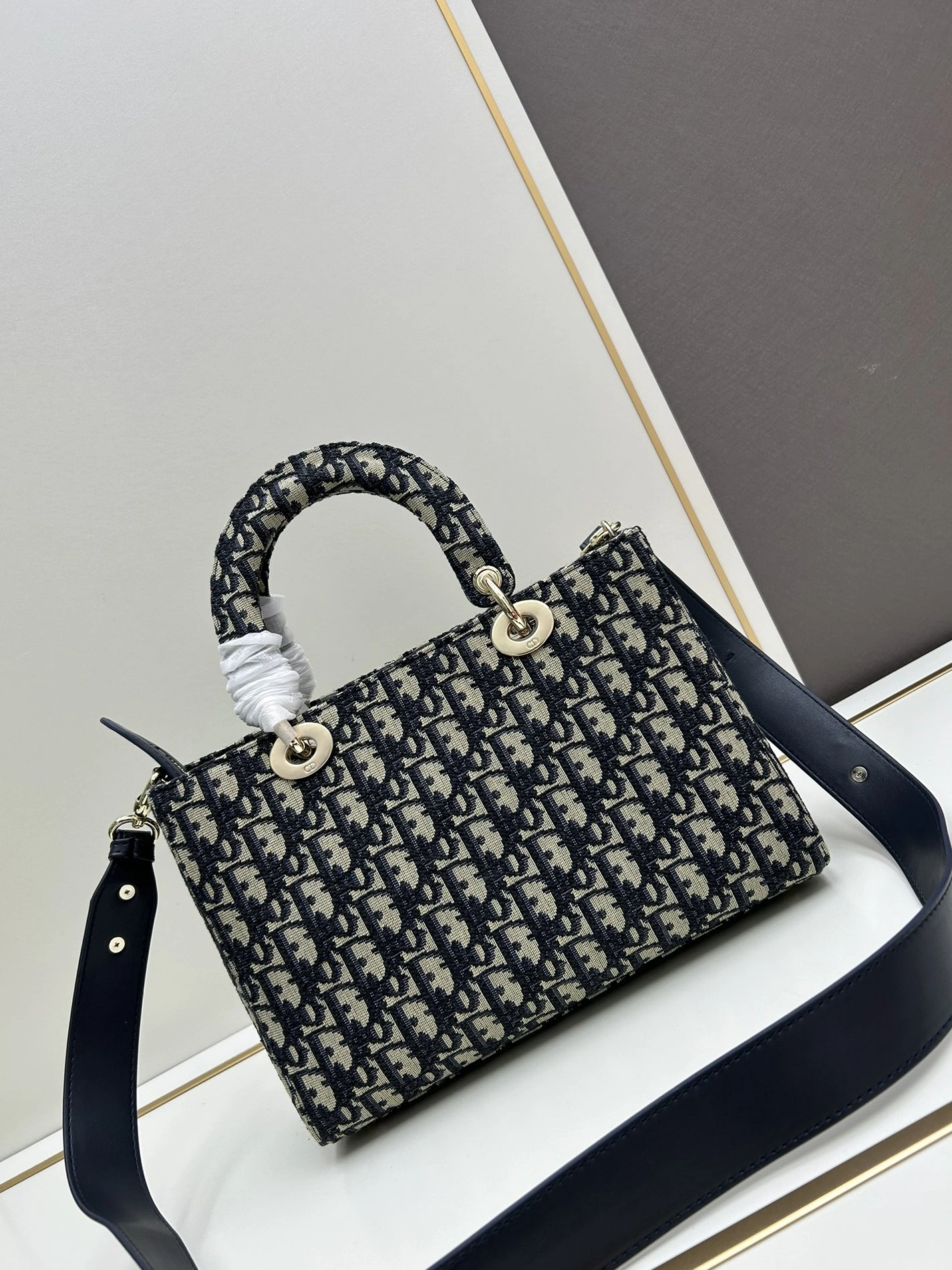 Refined 9876 Christian Dior AAA Quality Handbags For Women - Image 3