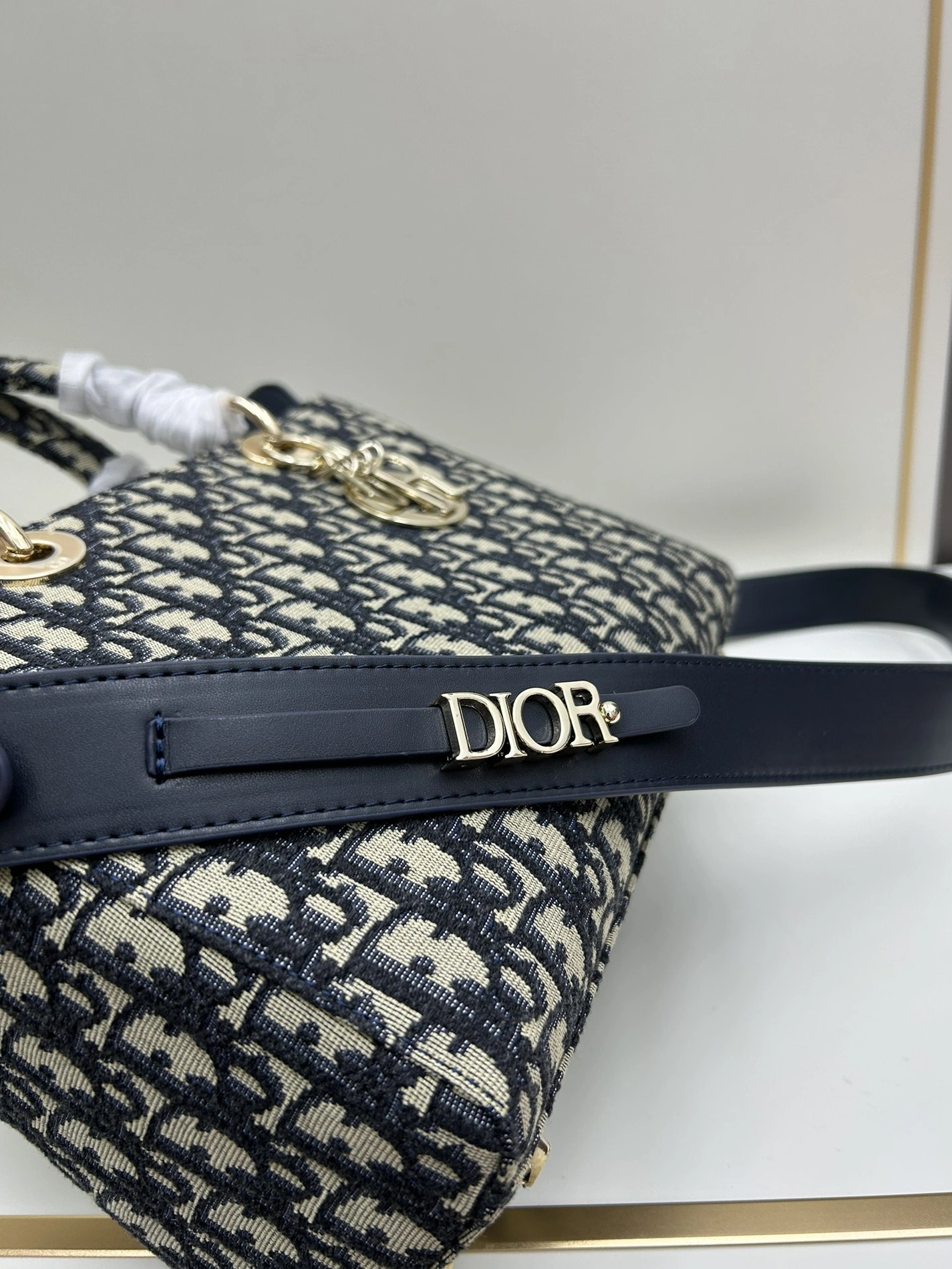 Refined 9876 Christian Dior AAA Quality Handbags For Women - Image 6