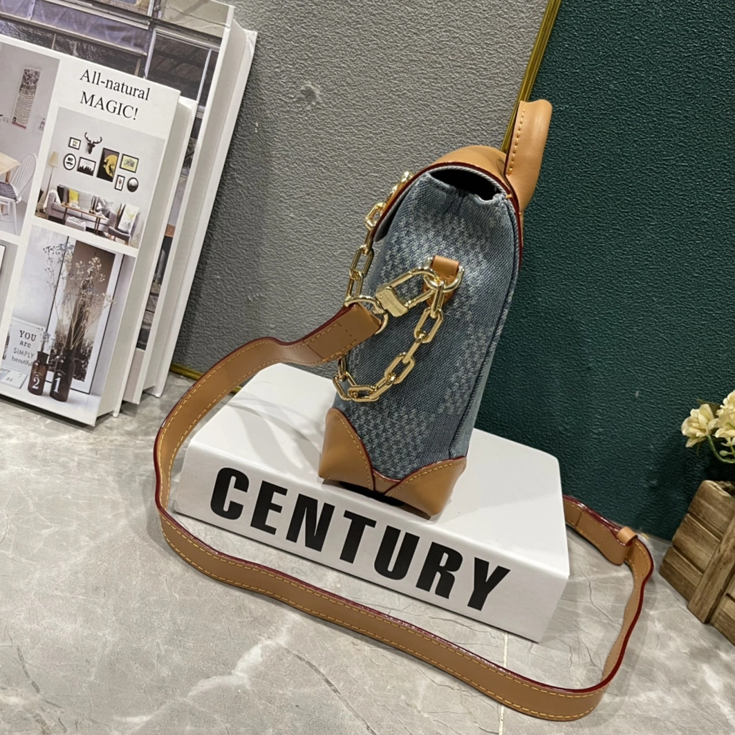 Reliable 6428 Louis Vuitton AAA Quality Messenger Bags For Women - Image 3