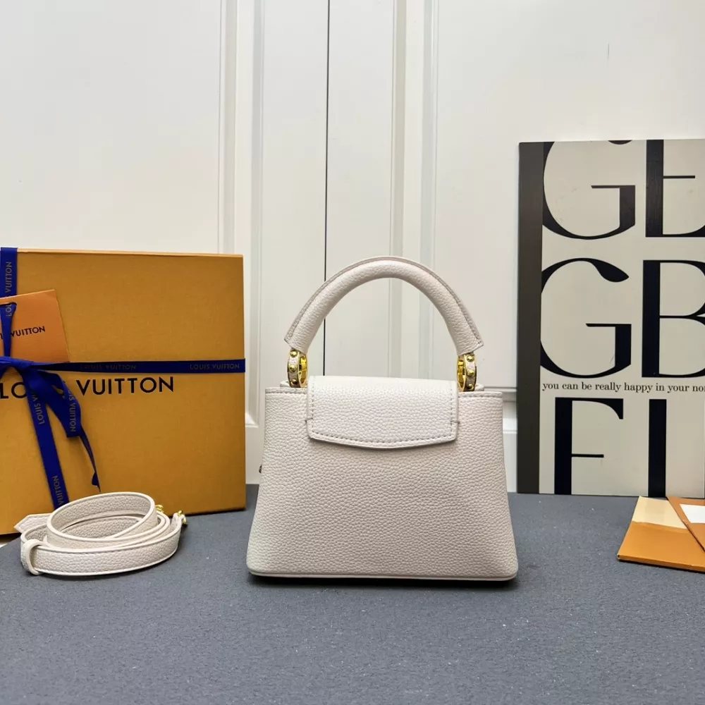 Resilient 3547 Louis Vuitton AAA Quality Handbags For Women - Image 3