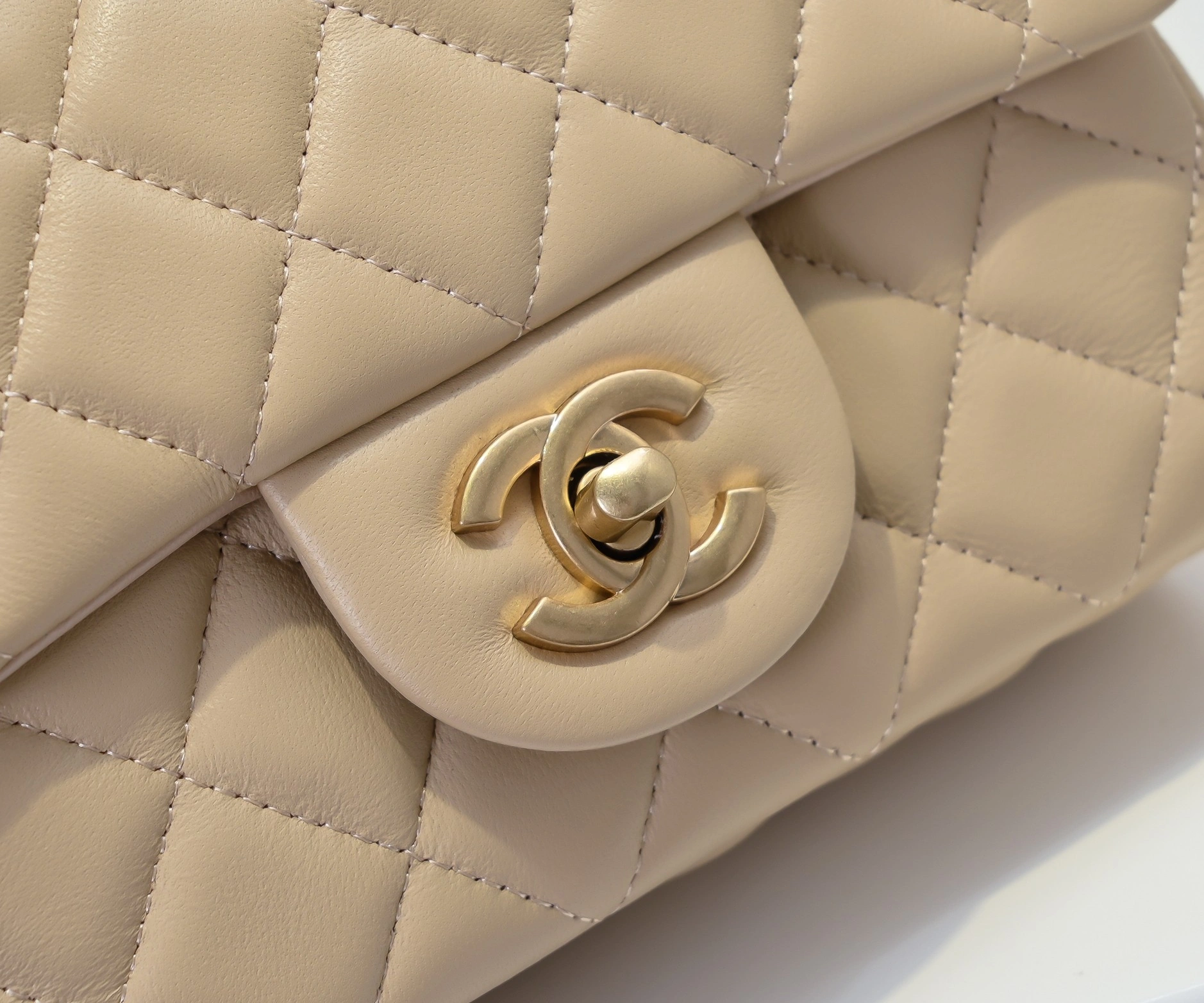 Resilient 7764 Chanel AAA Quality Messenger Bags For Women - Image 5