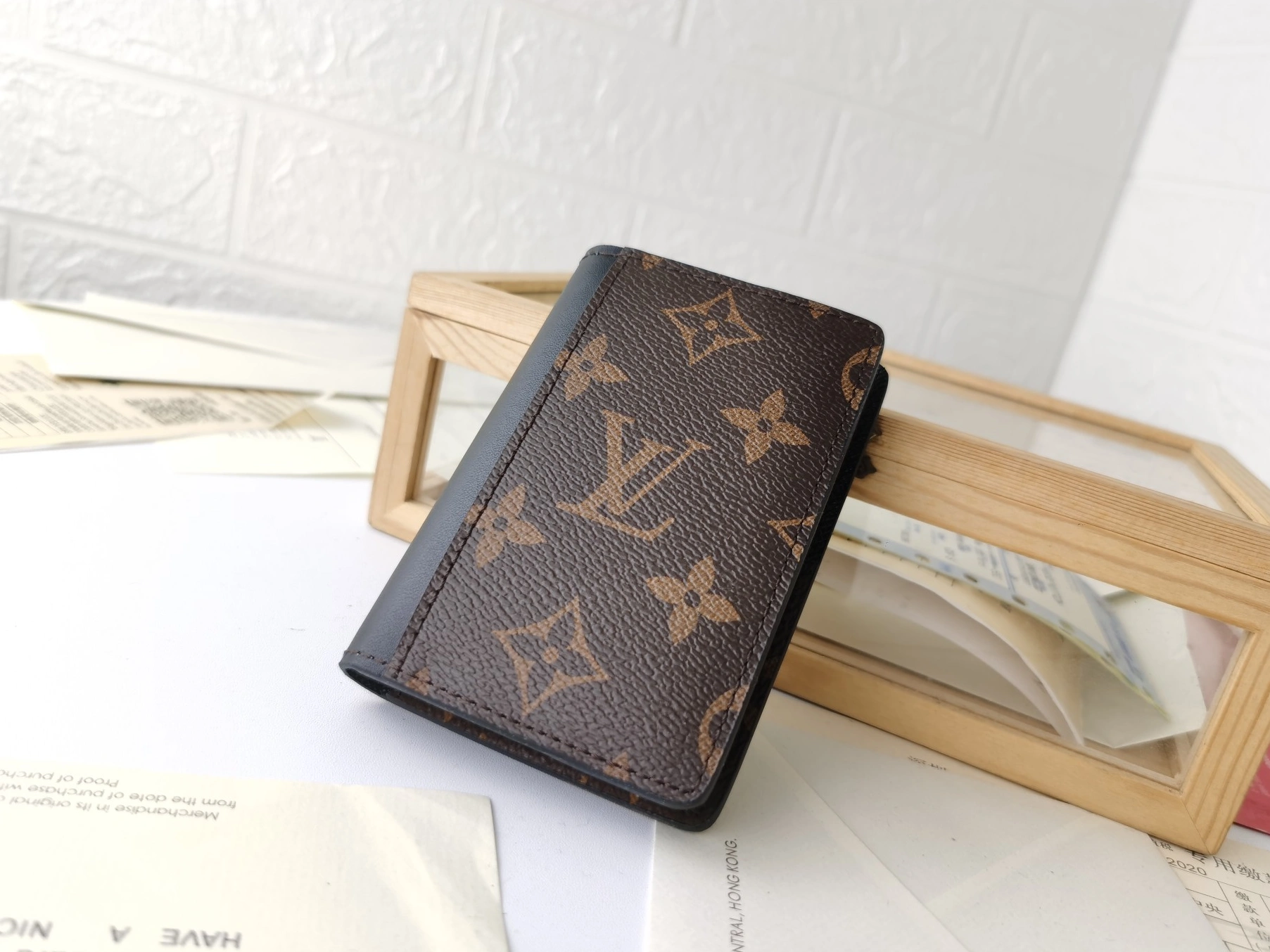 Resilient 8207 Louis Vuitton LV Card Case For Unisex - Image 3