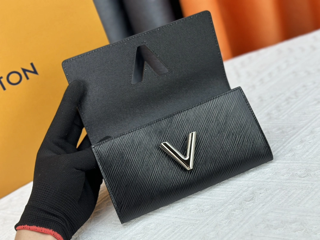 Resilient 9001 Louis Vuitton LV Wallets - Image 6