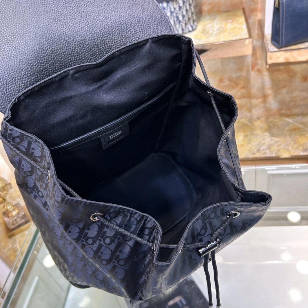 Resilient 9017 Christian Dior AAA Man Backpacks - Image 7