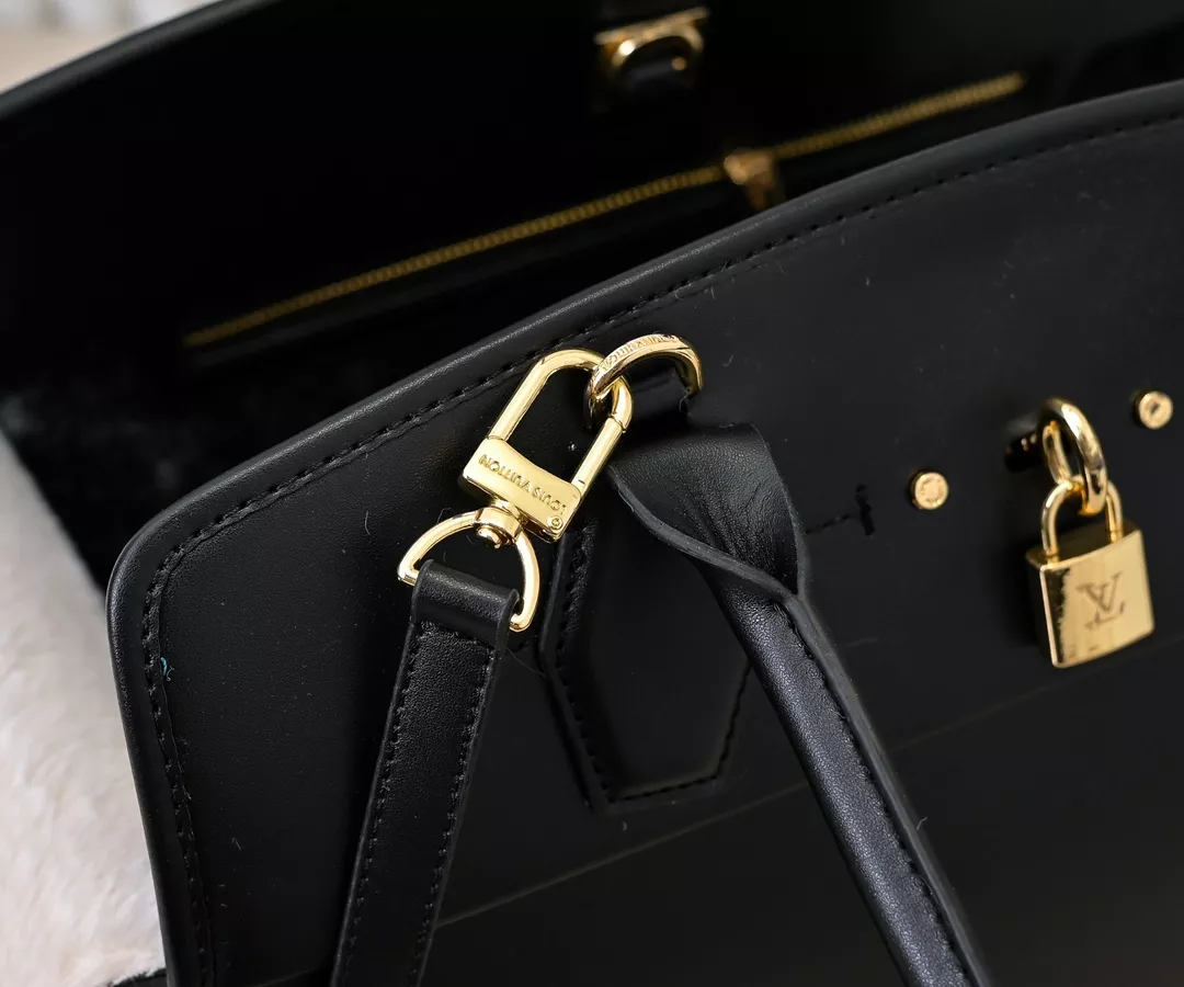 Sleek 3692 Louis Vuitton AAA Quality Handbags For Women - Image 6