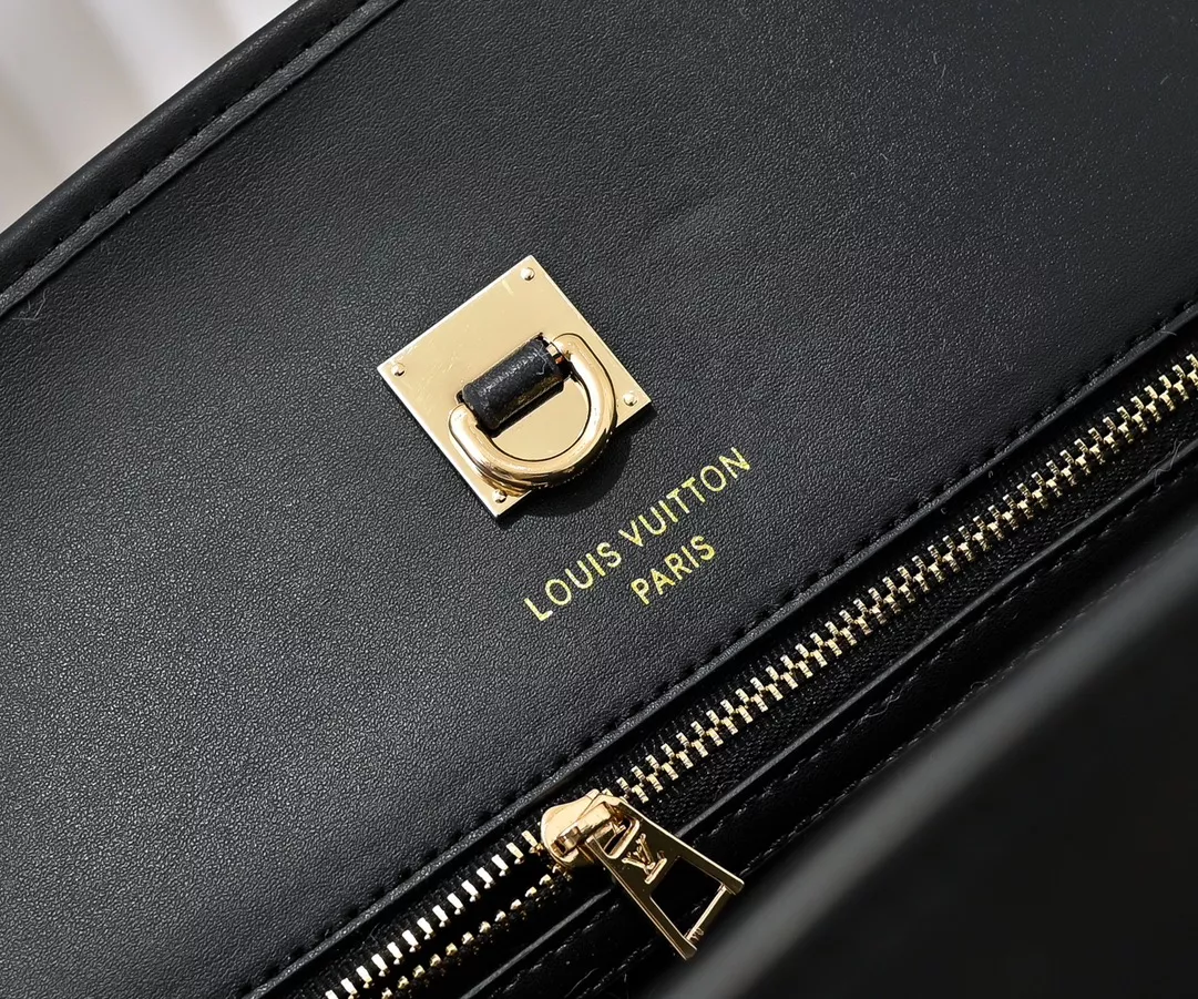 Sleek 3692 Louis Vuitton AAA Quality Handbags For Women - Image 7