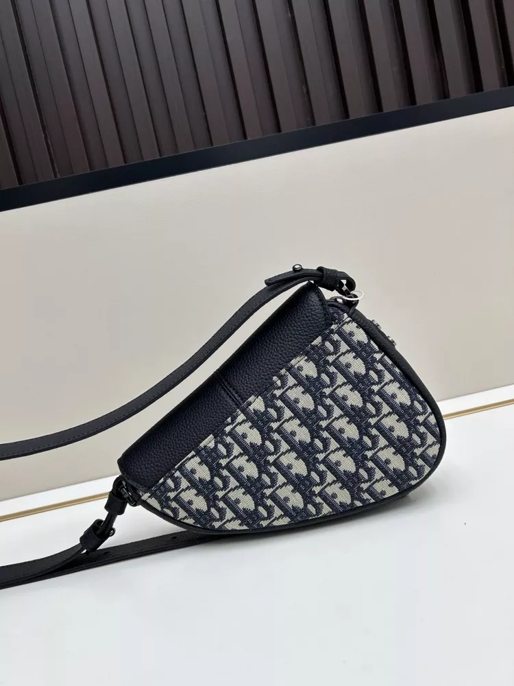 Soft 1967 Christian Dior AAA Quality Messenger Bags For Unisex - Image 4