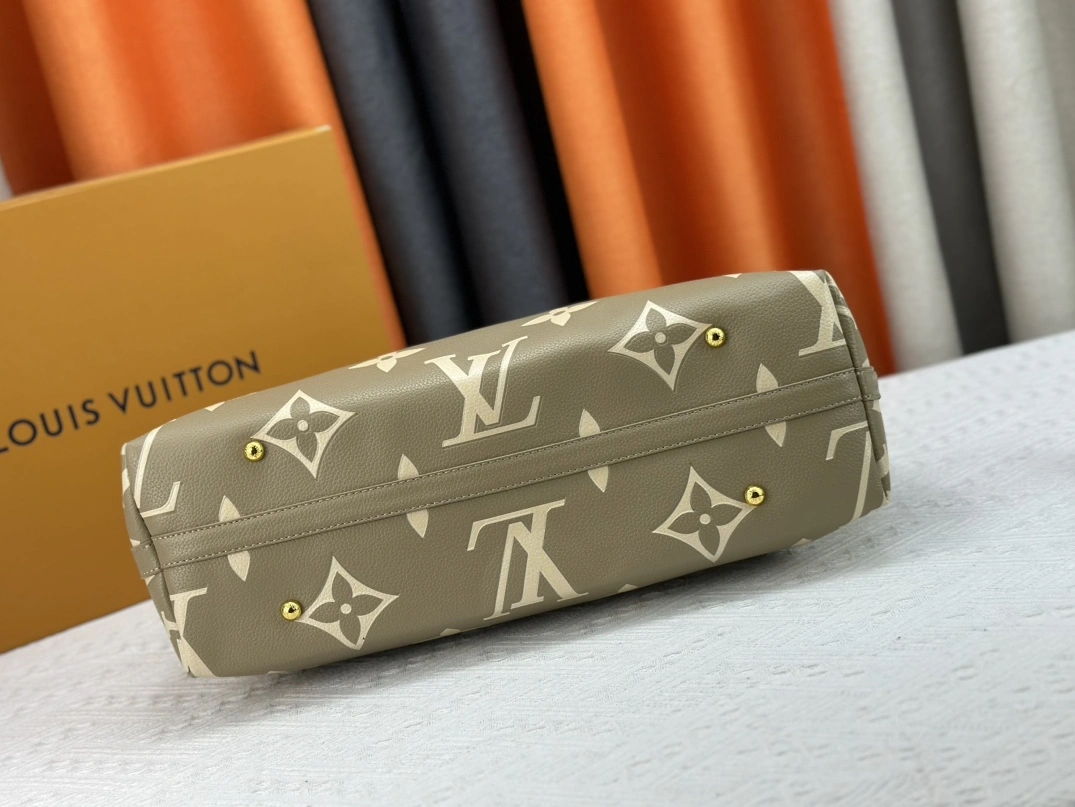 Soft 3373 Louis Vuitton AAA Quality Shoulder Bags For Women - Image 5