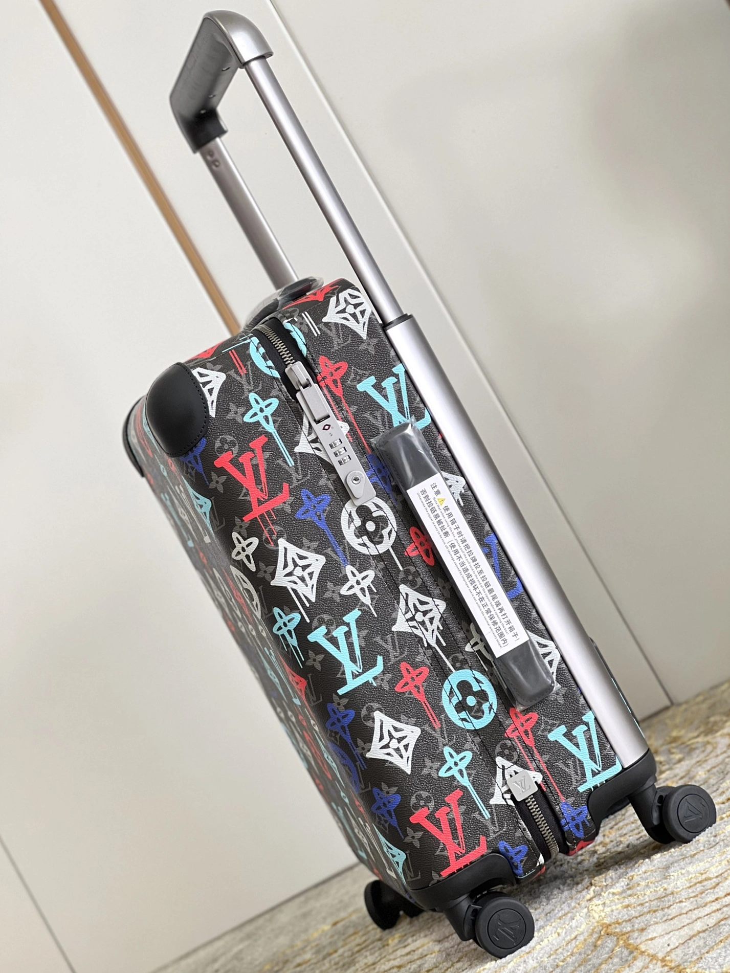 Soft 6743 Louis Vuitton Luggage - Image 3