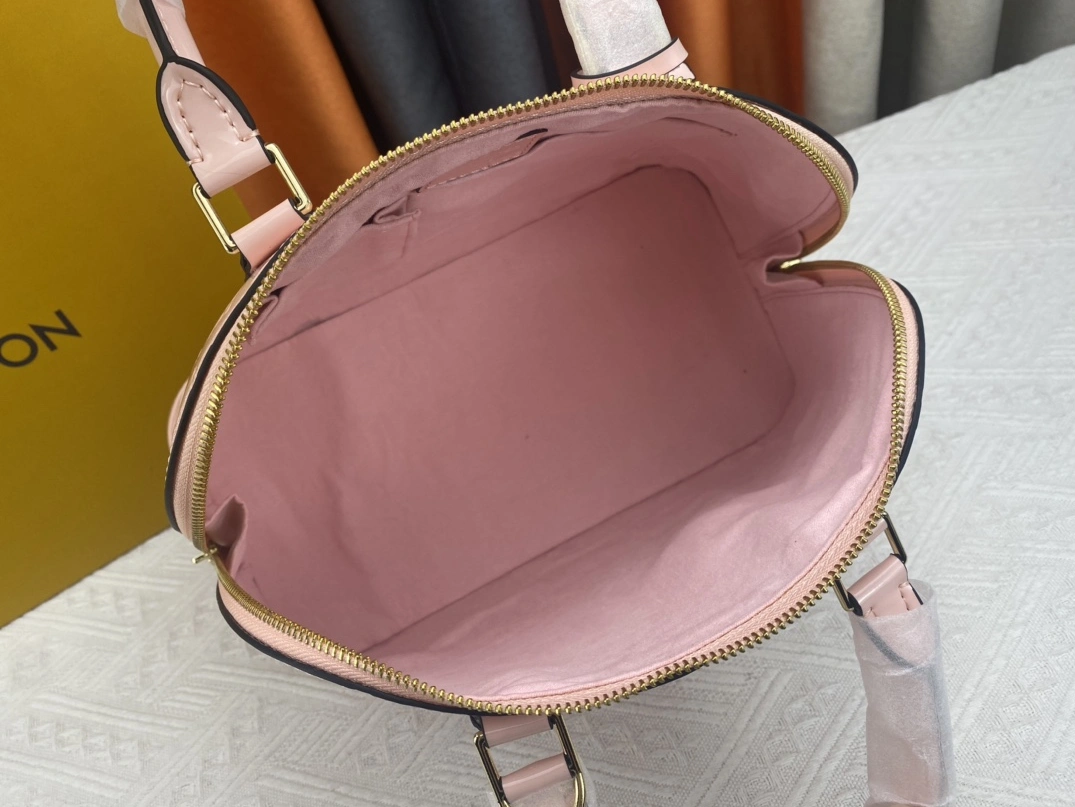 Soft 9283 Louis Vuitton AAA Quality Handbags For Women - Image 7