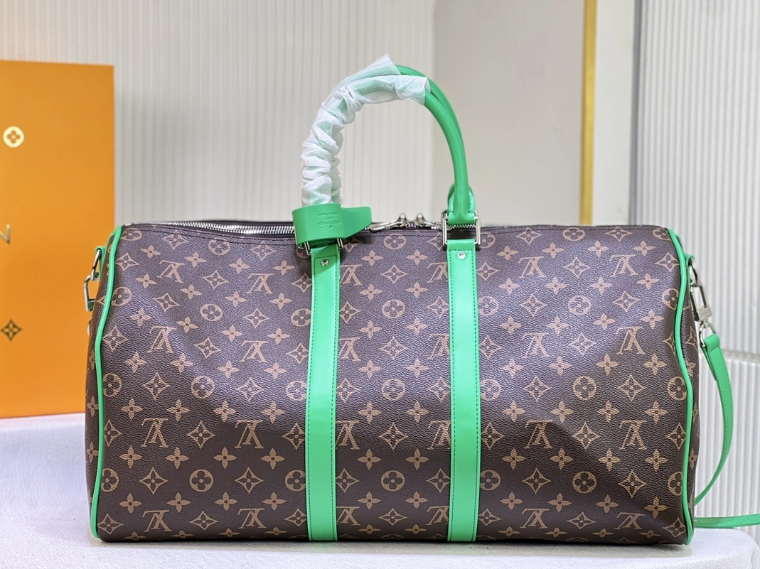Sophisticated 6904 Louis Vuitton Travel Bags - Image 3