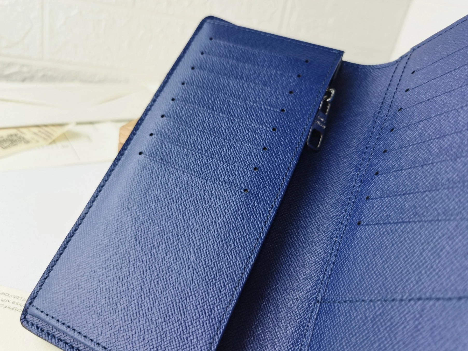 Sophisticated 7214 Louis Vuitton LV Card Case For Unisex - Image 6