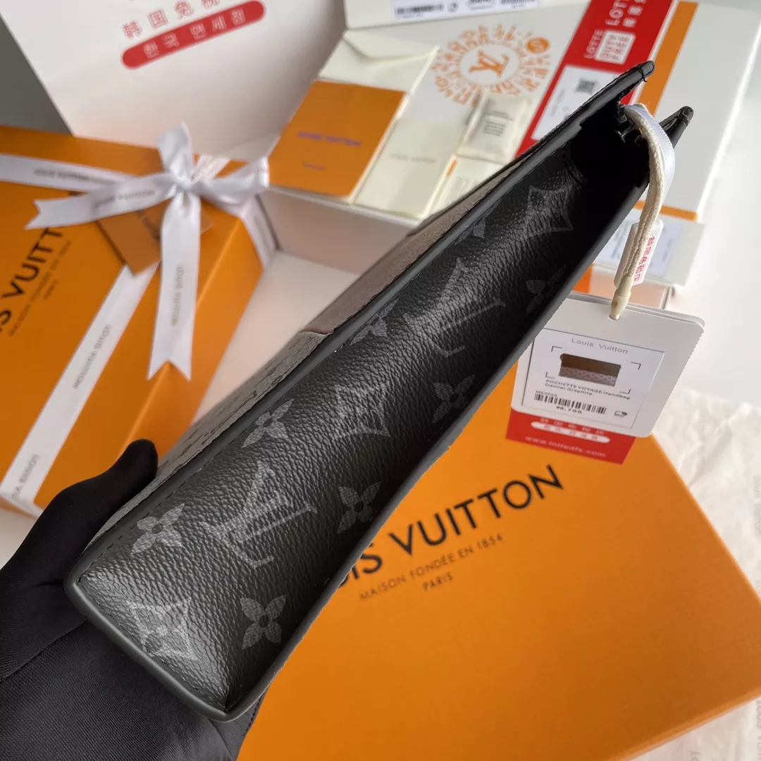 SportInspired 1747 Louis Vuitton AAA Quality Wallets - Image 6