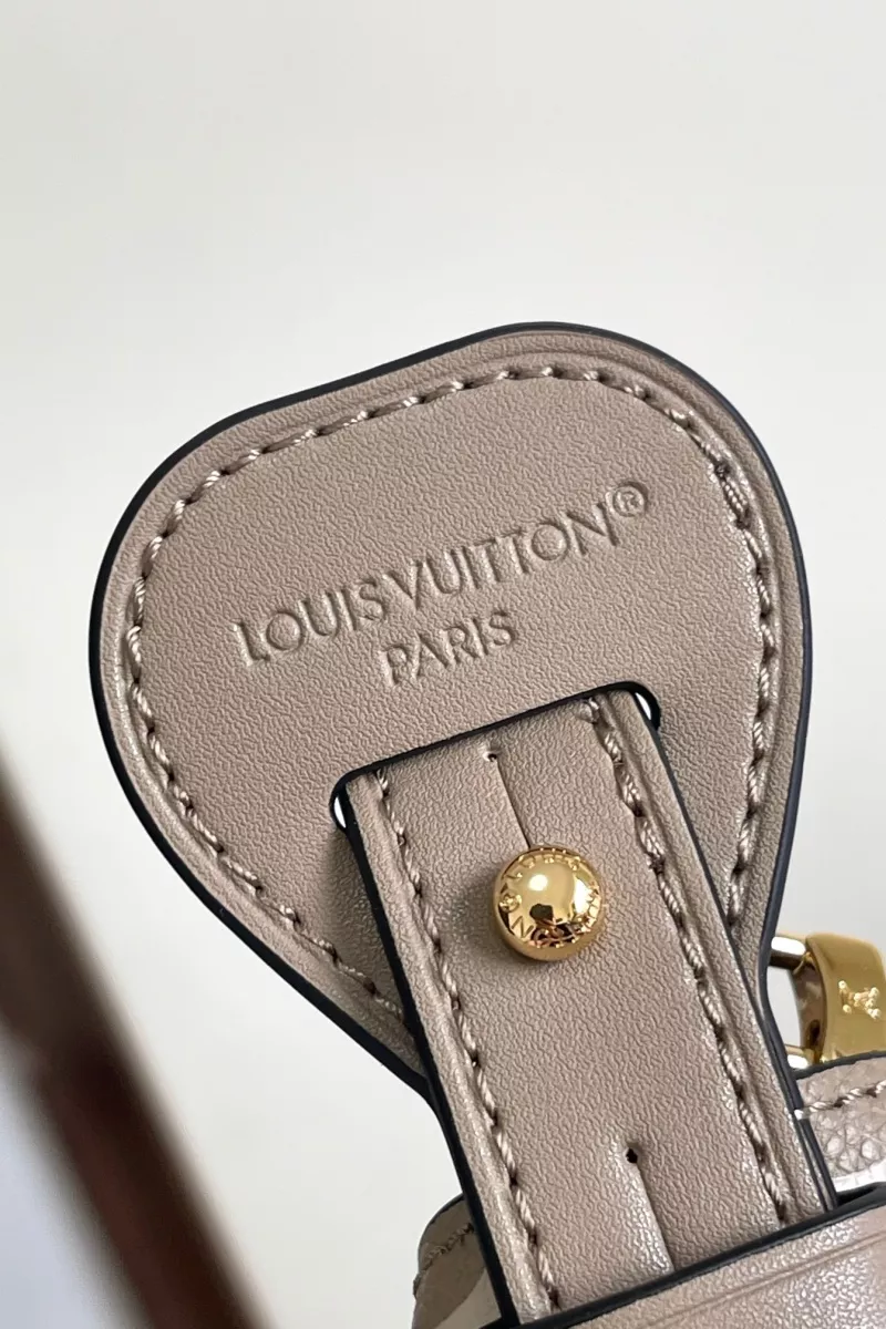 SportInspired 3515 Louis Vuitton AAA Quality Messenger Bags For Women - Image 6