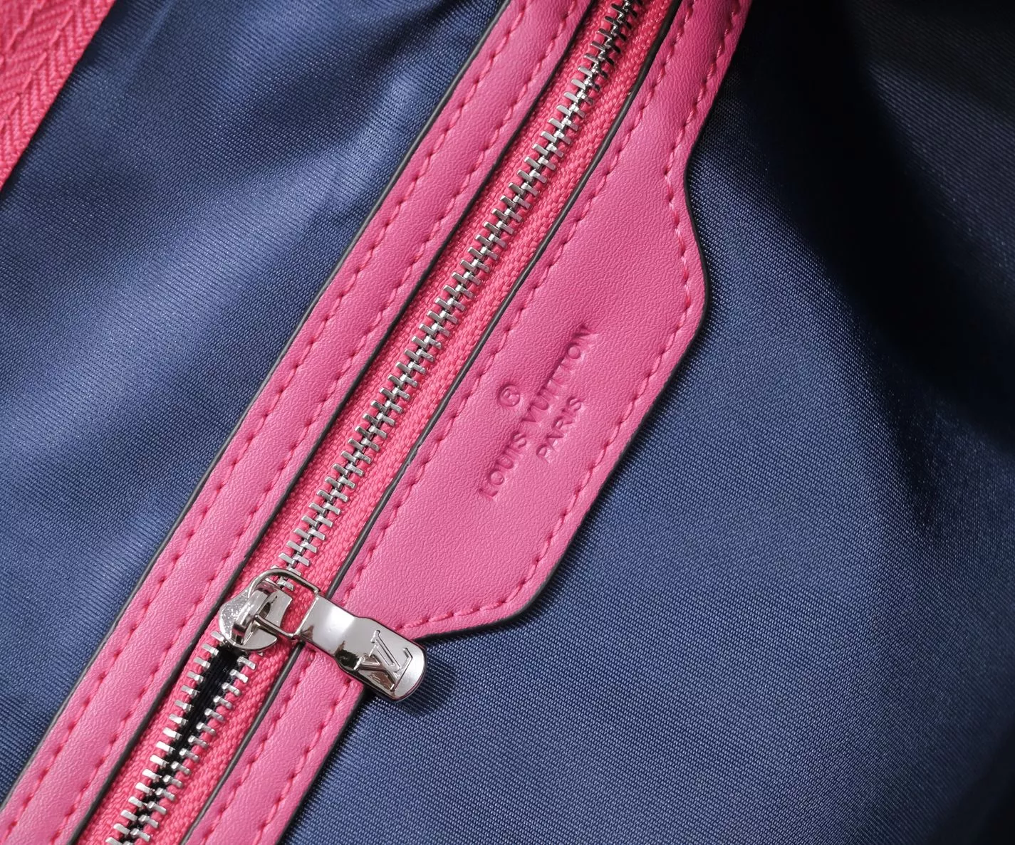 SportInspired 5285 Louis Vuitton Travel Bags - Image 7